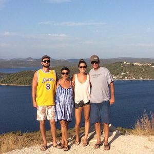 Meet your Posher, Danielle